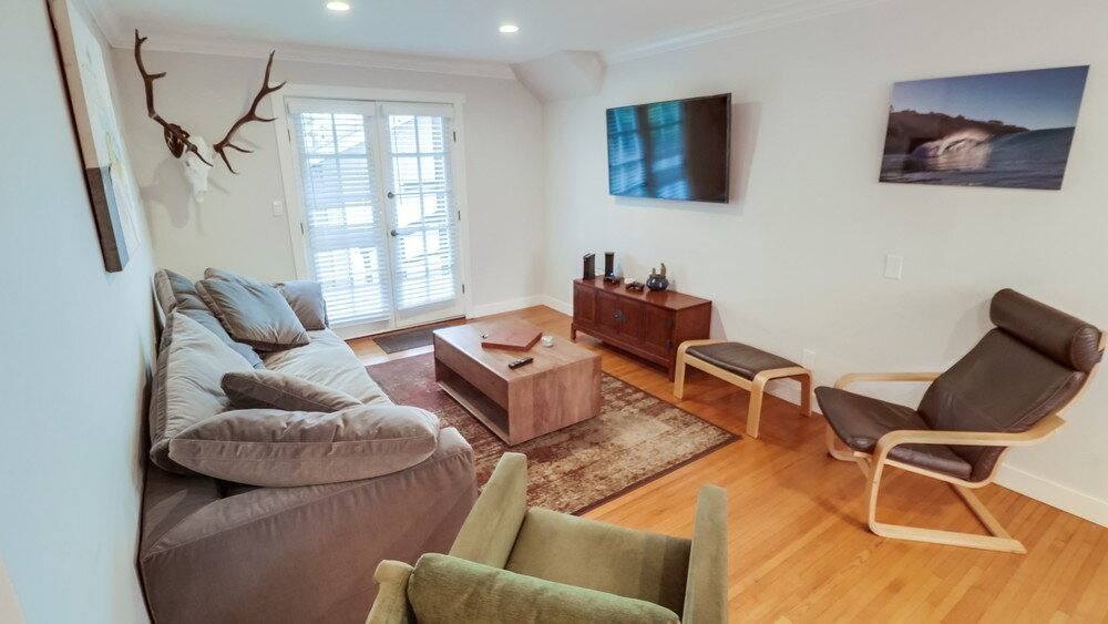 6747 Thomson Ct - Photo 7 of 10