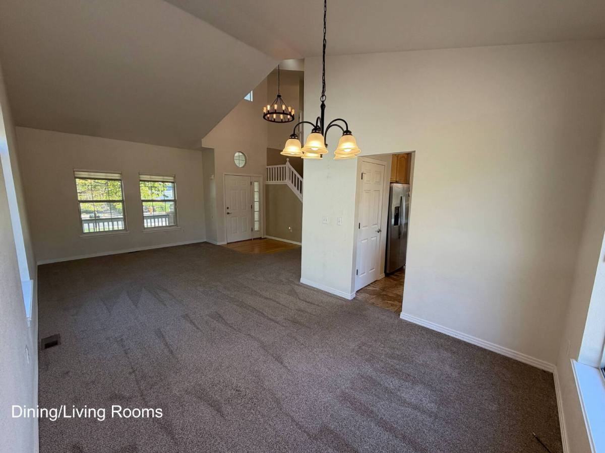 15916 Sequoia Dr - Photo 4 of 10
