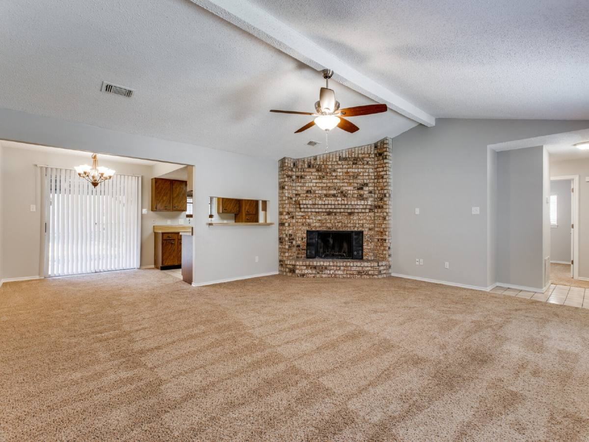 10157 Buffalo Grove Rd - Photo 3 of 12
