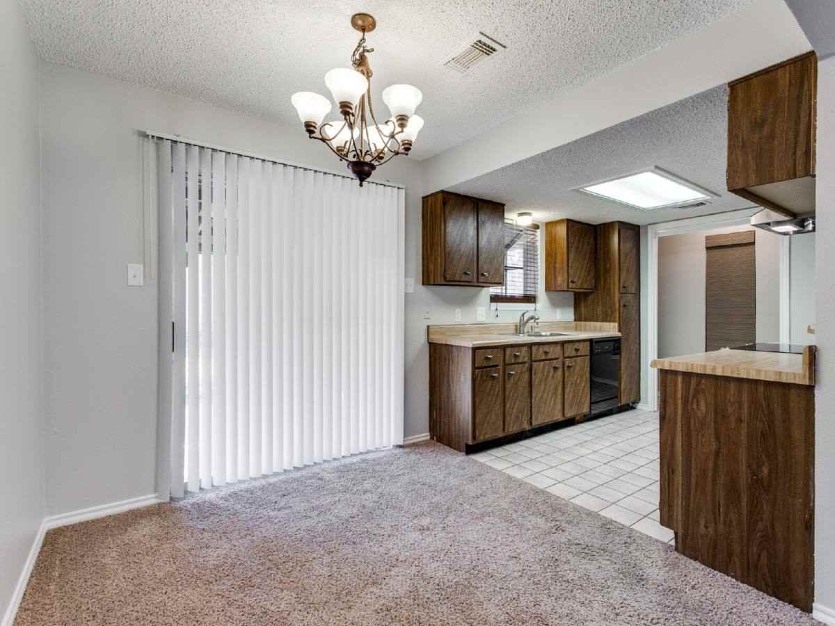 10157 Buffalo Grove Rd - Photo 4 of 12
