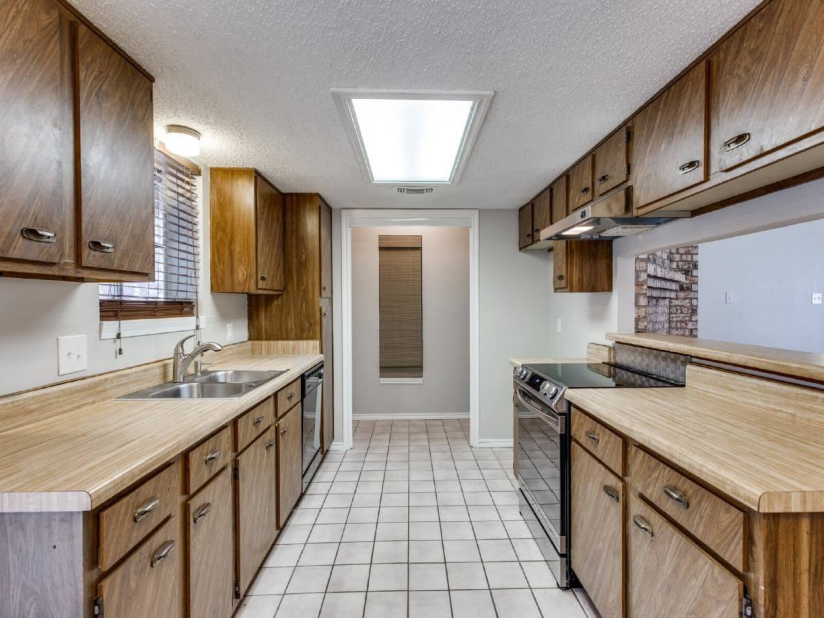 10157 Buffalo Grove Rd - Photo 5 of 12