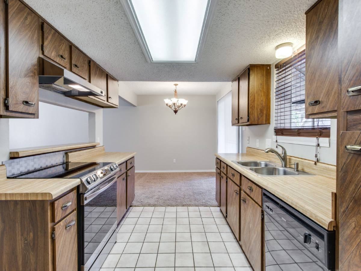 10157 Buffalo Grove Rd - Photo 6 of 12