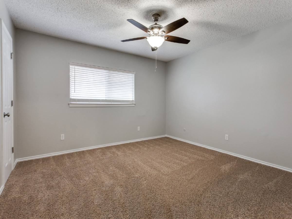 10157 Buffalo Grove Rd - Photo 7 of 12
