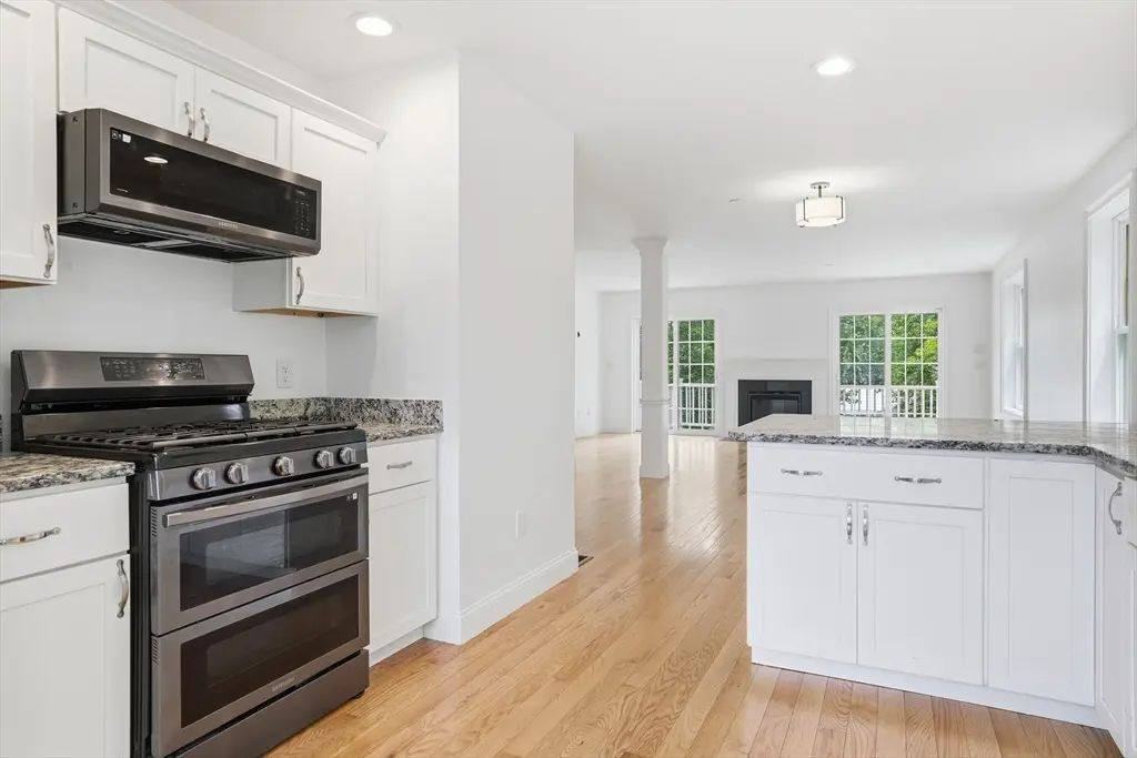 18 Dumaine Ave #E - Photo 3 of 15