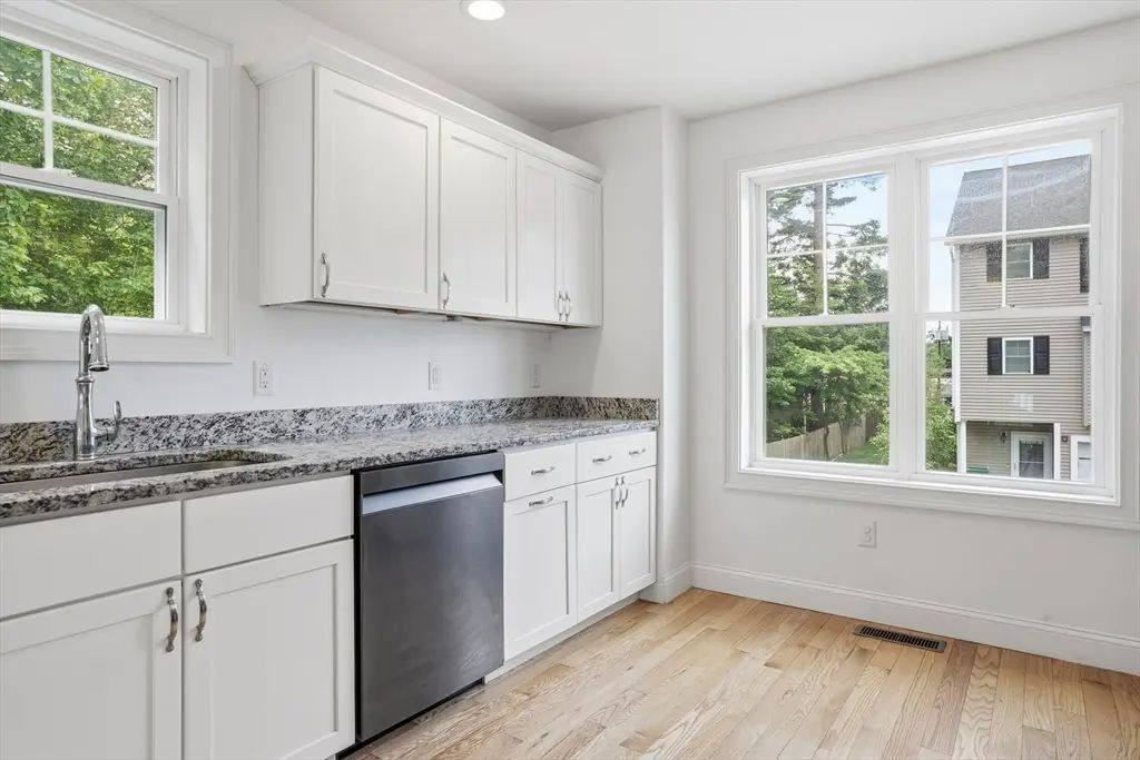 18 Dumaine Ave #E - Photo 4 of 15