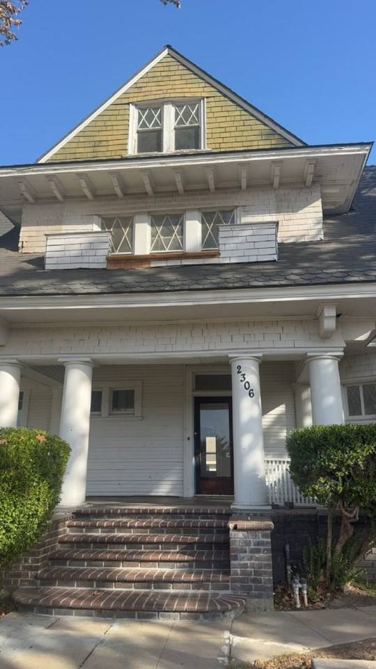 2306 K St #A - Photo 5 of 20