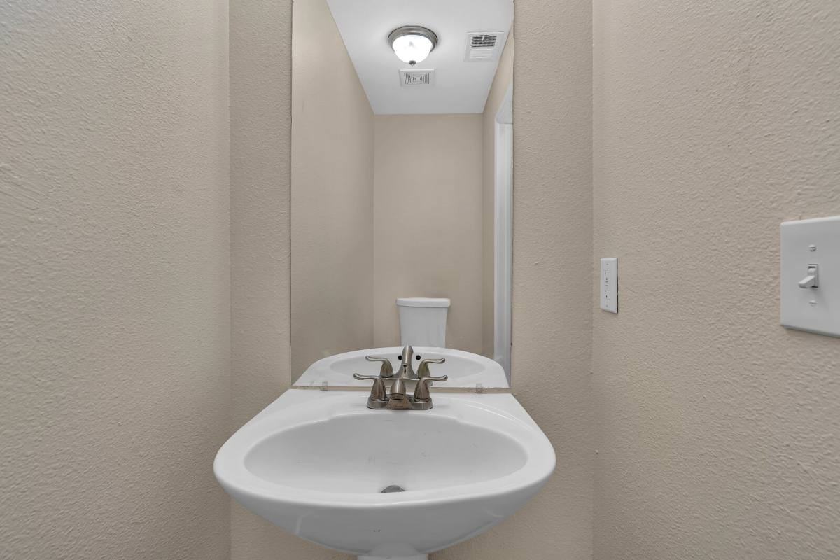 3758 Morning Glory Ave - Photo 2 of 10