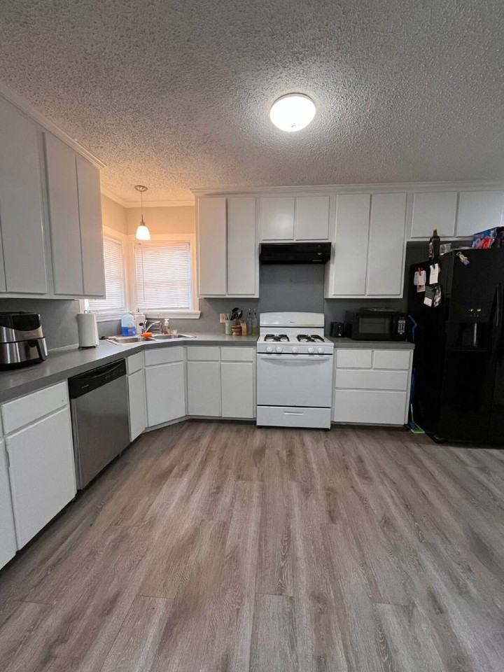 2613 25th St - Photo 5 of 18