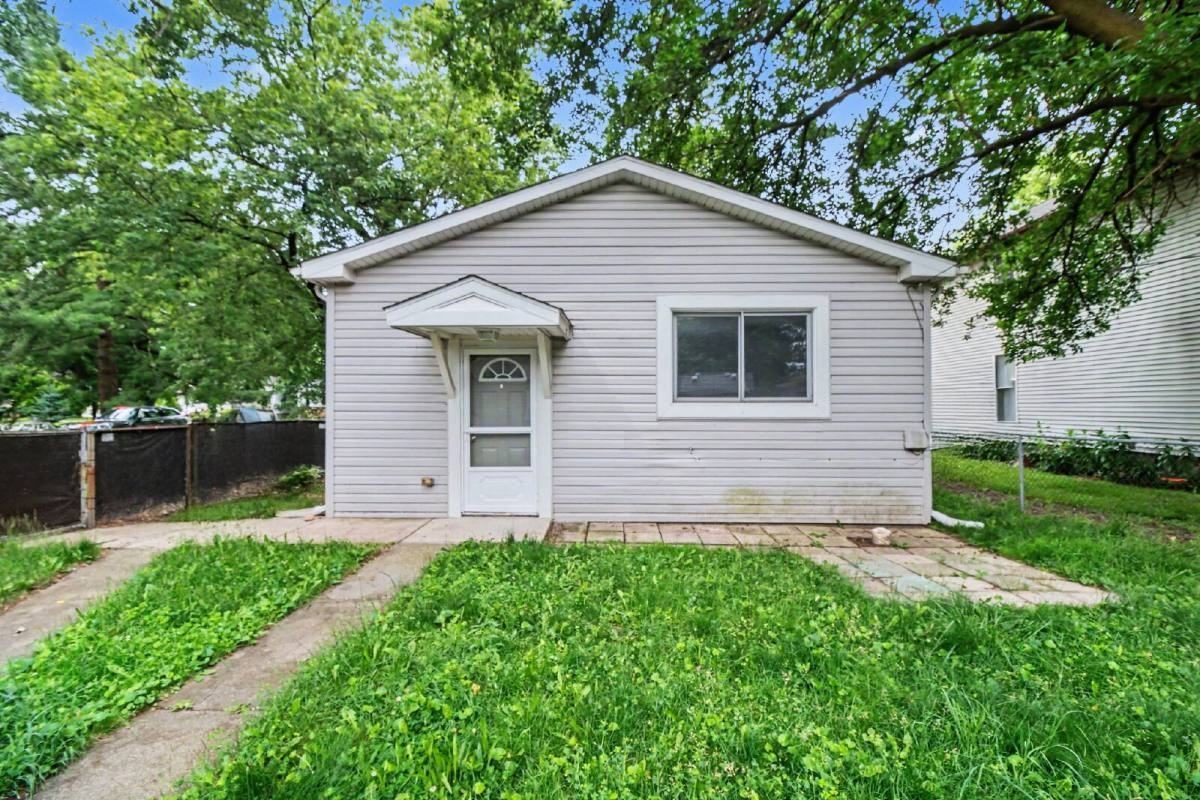 15504 Leona Dr - Photo 3 of 10