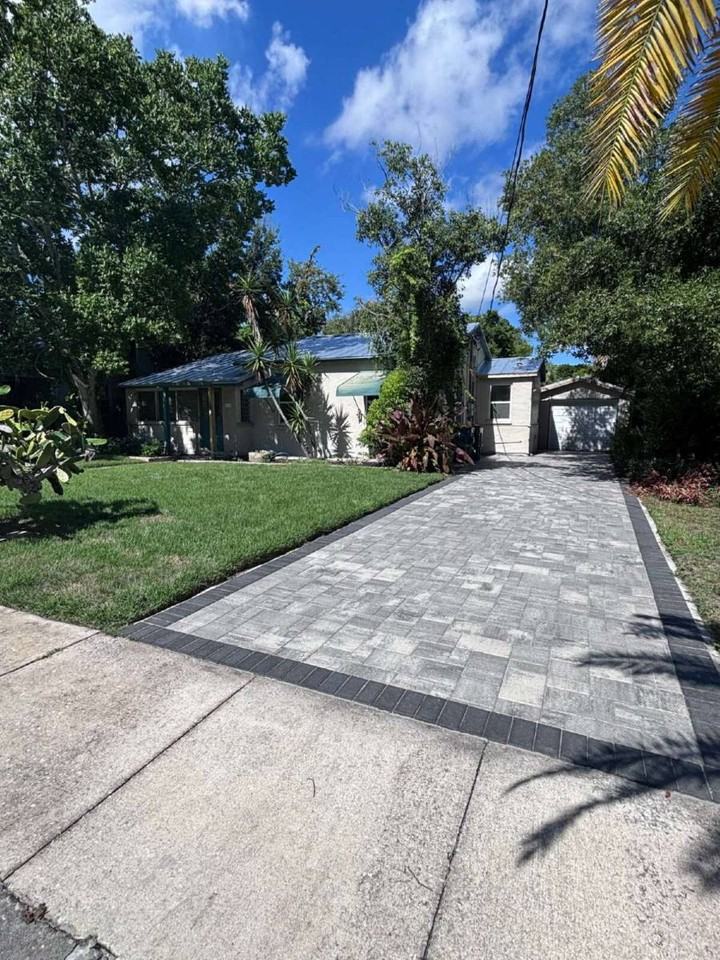 2100 Hallwood Pl - Photo 2 of 14
