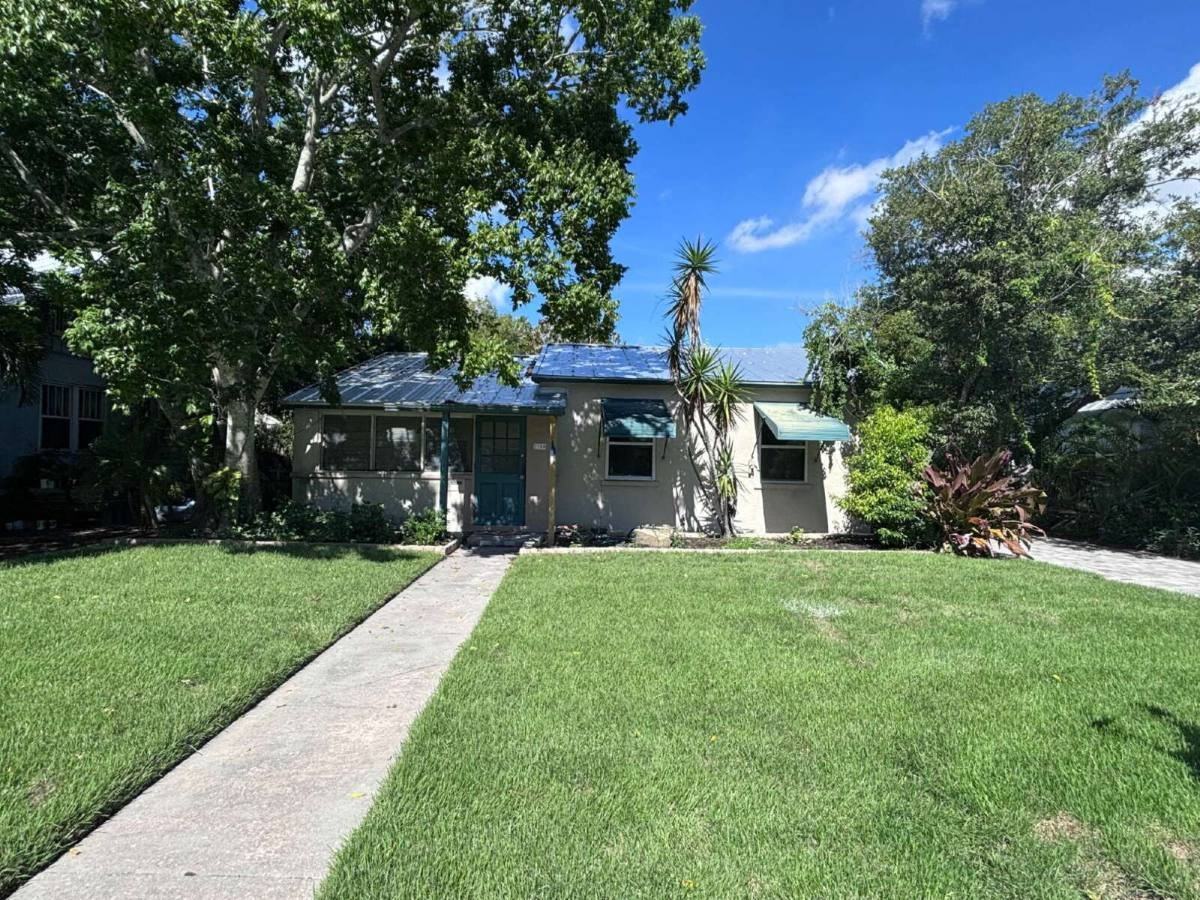 2100 Hallwood Pl - Photo 3 of 14