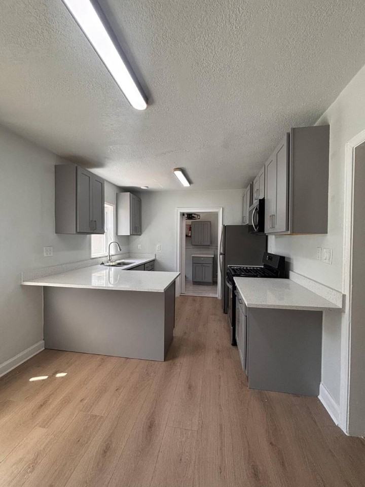 2100 Hallwood Pl - Photo 5 of 14