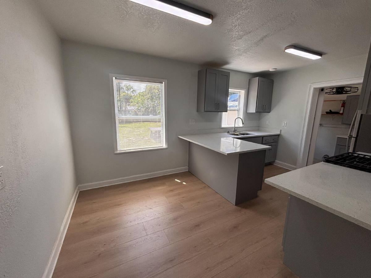 2100 Hallwood Pl - Photo 6 of 14