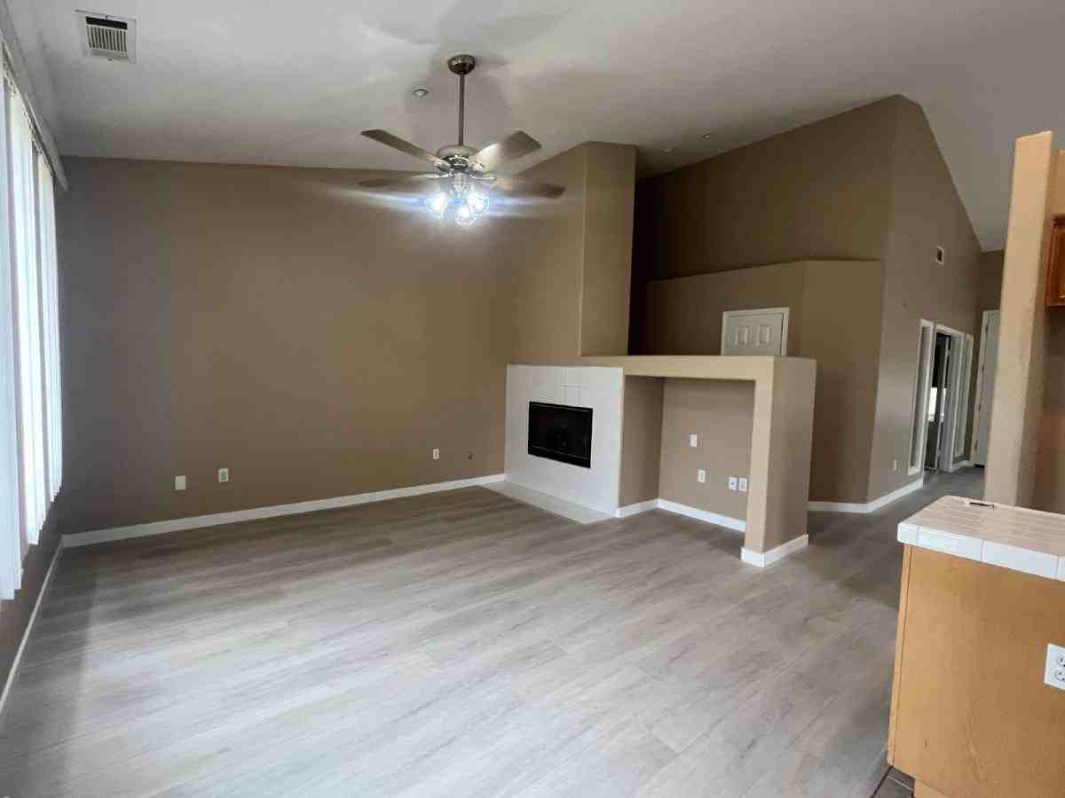 3431 Naples Dr - Photo 6 of 10
