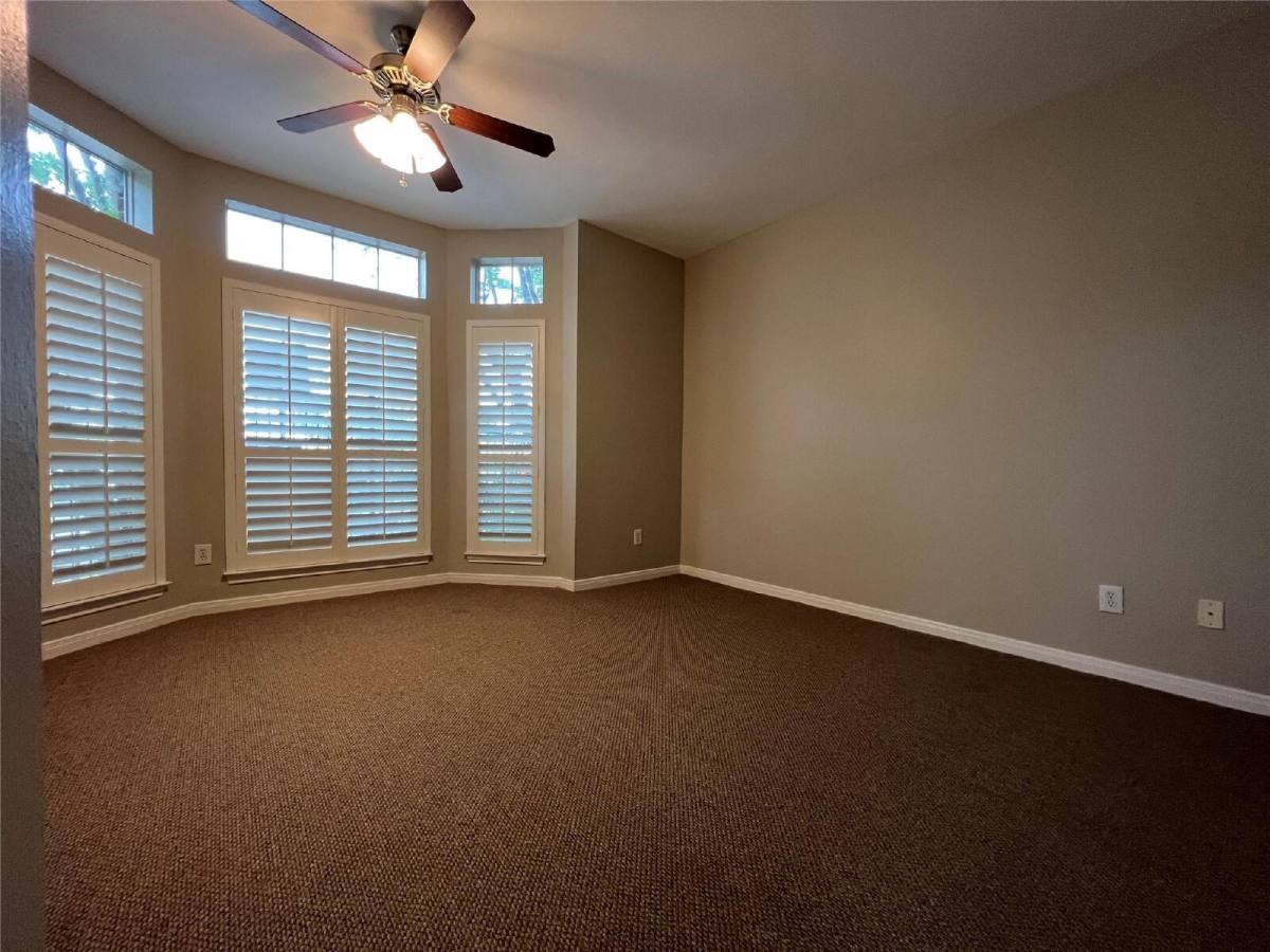 1323 Oneil St - Photo 3 of 19