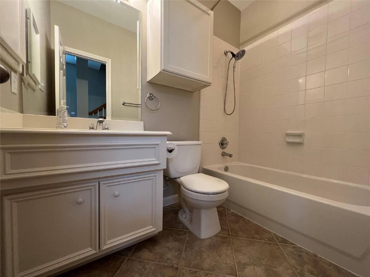 1323 Oneil St - Photo 4 of 19