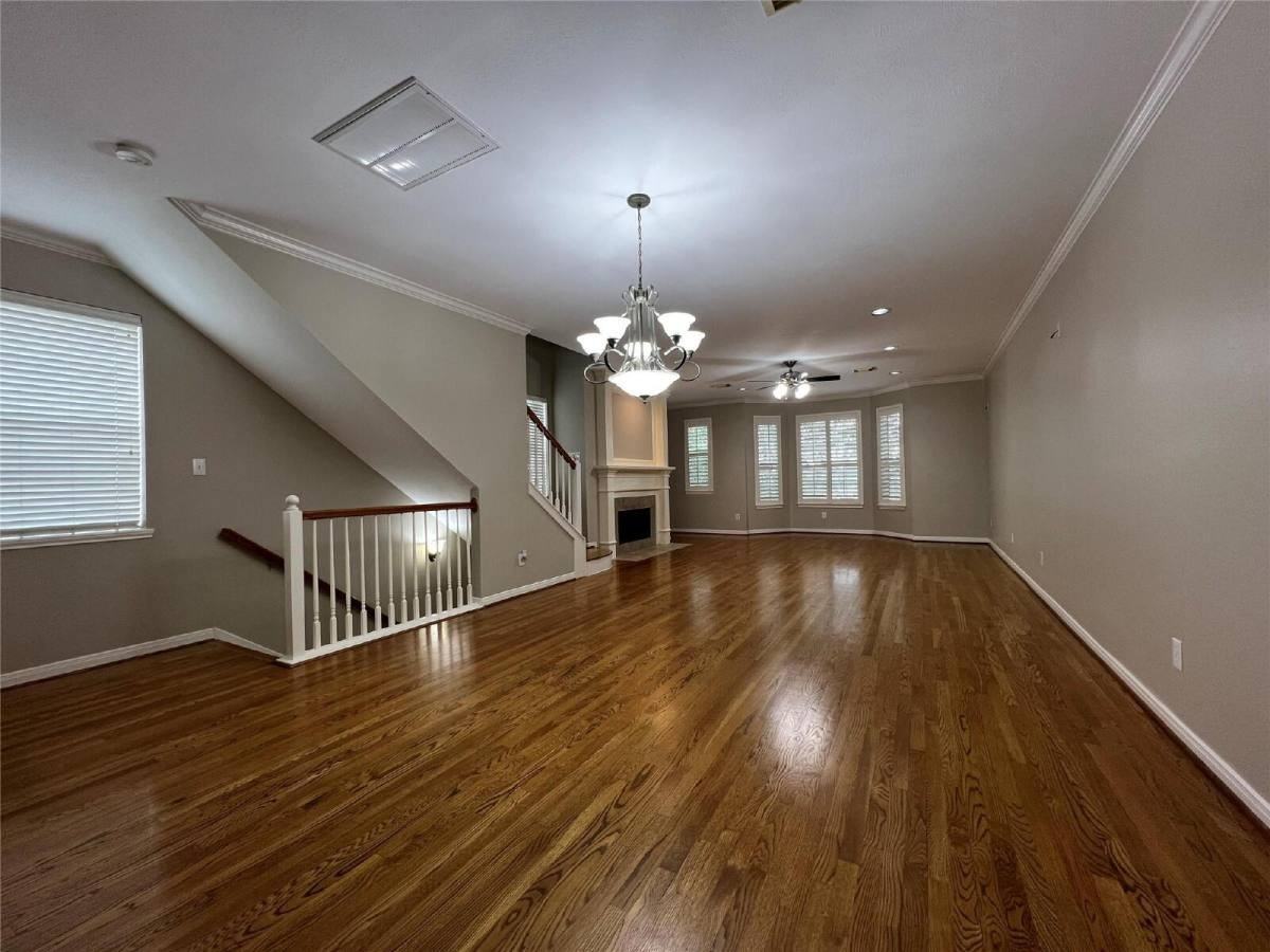 1323 Oneil St - Photo 5 of 19