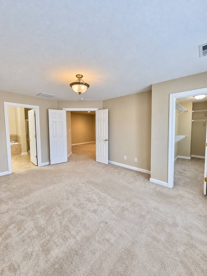 1010 Skiffs Landing Ln - Photo 4 of 20