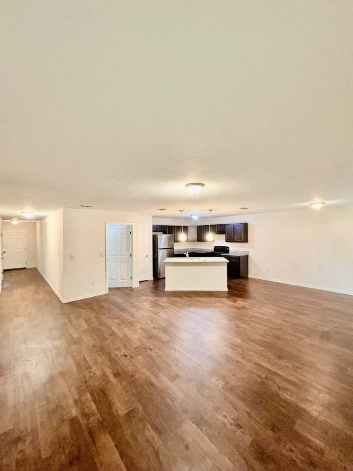 1256 Labelle St - Photo 2 of 11