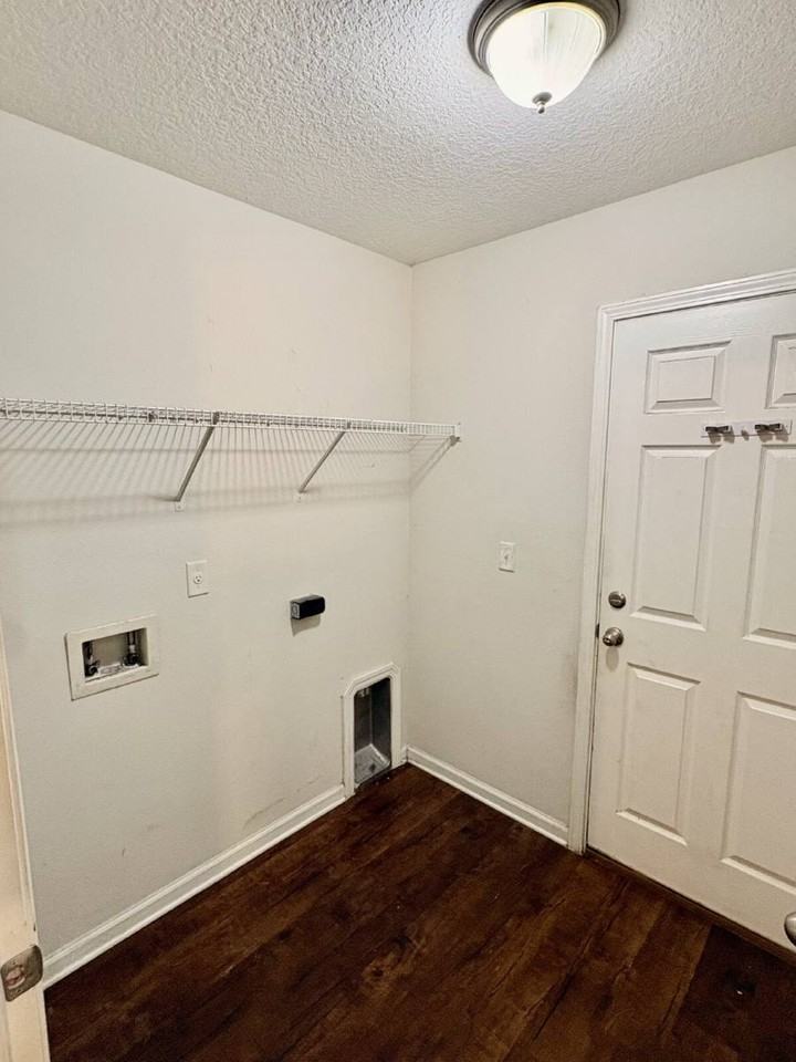 1256 Labelle St - Photo 6 of 11