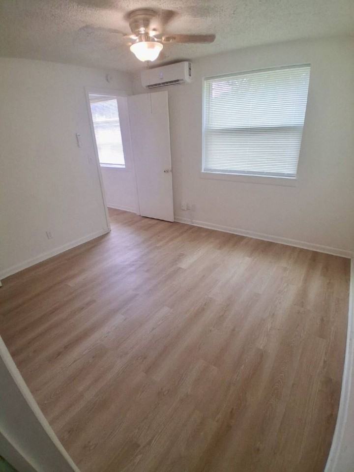 7913 Hare Ave - Photo 5 of 12