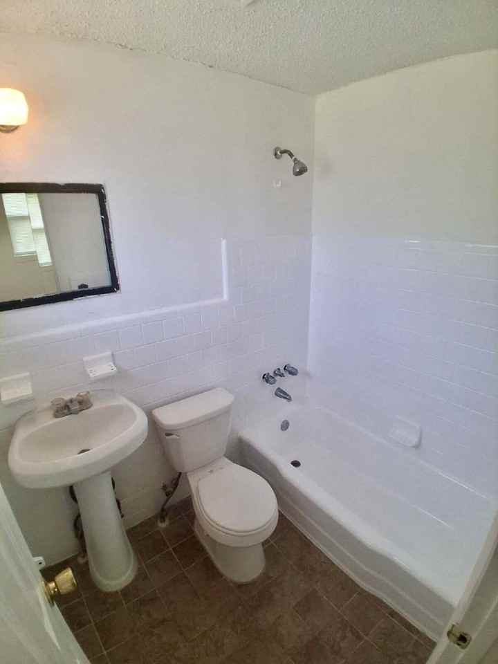 7913 Hare Ave - Photo 6 of 12