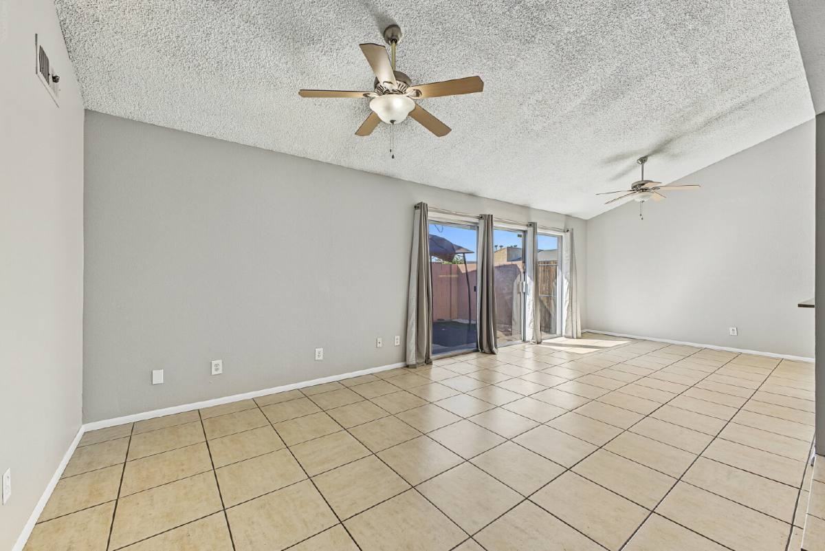 1864 E Kirkland Ln - Photo 5 of 10