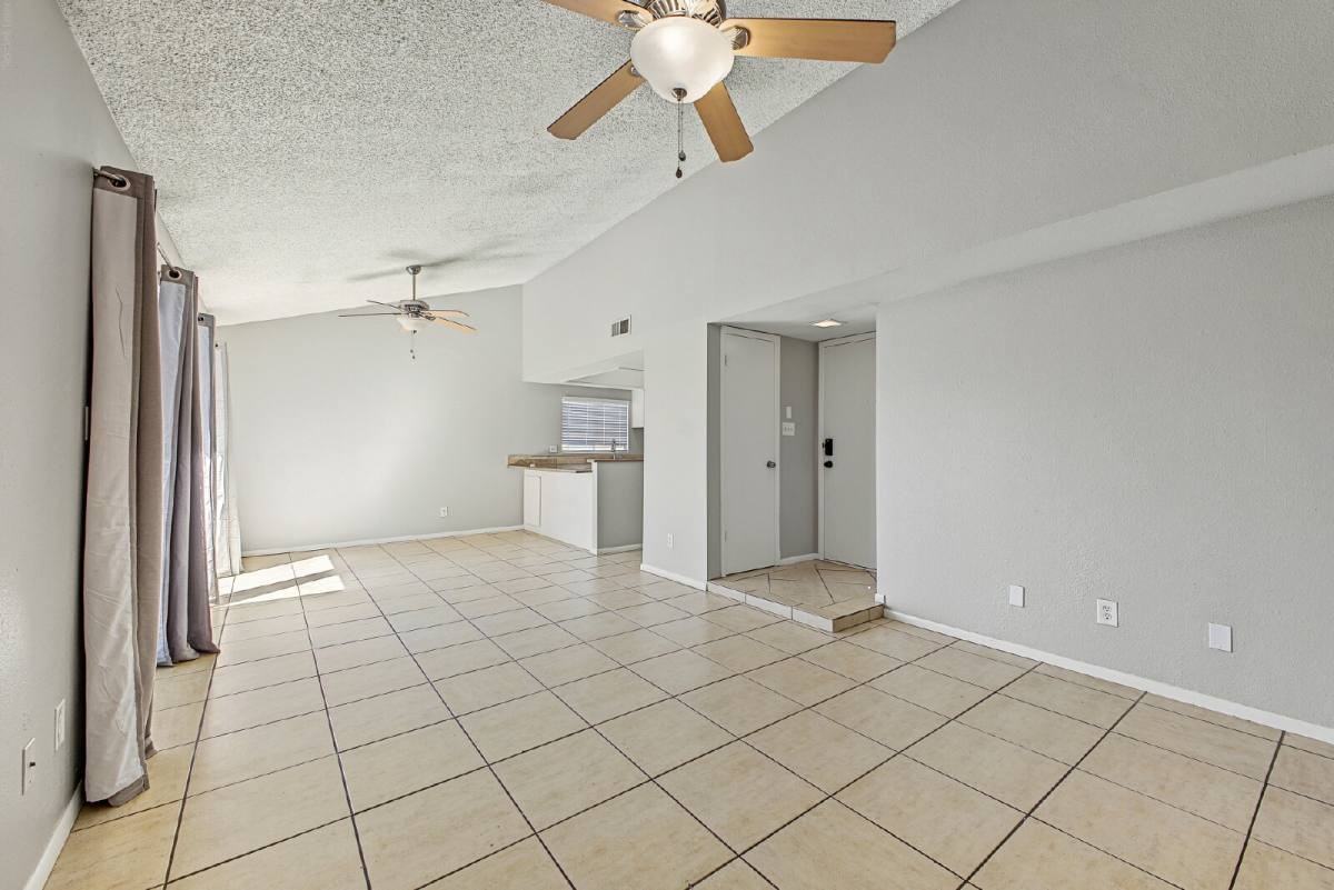 1864 E Kirkland Ln - Photo 6 of 10