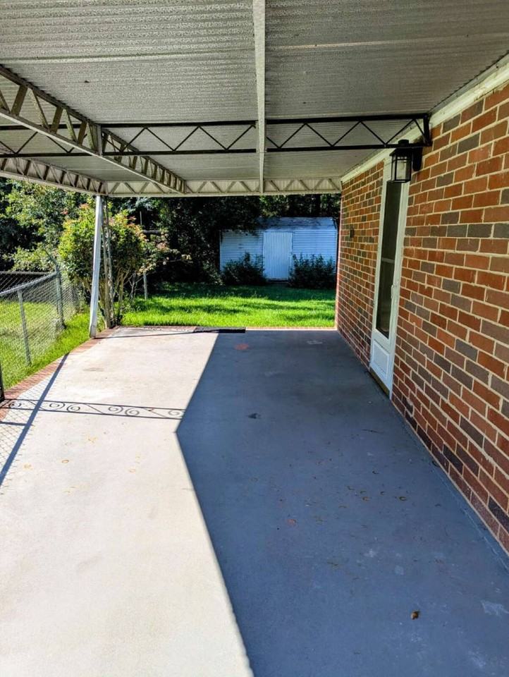 201 Magnolia Cir Se - Photo 2 of 10