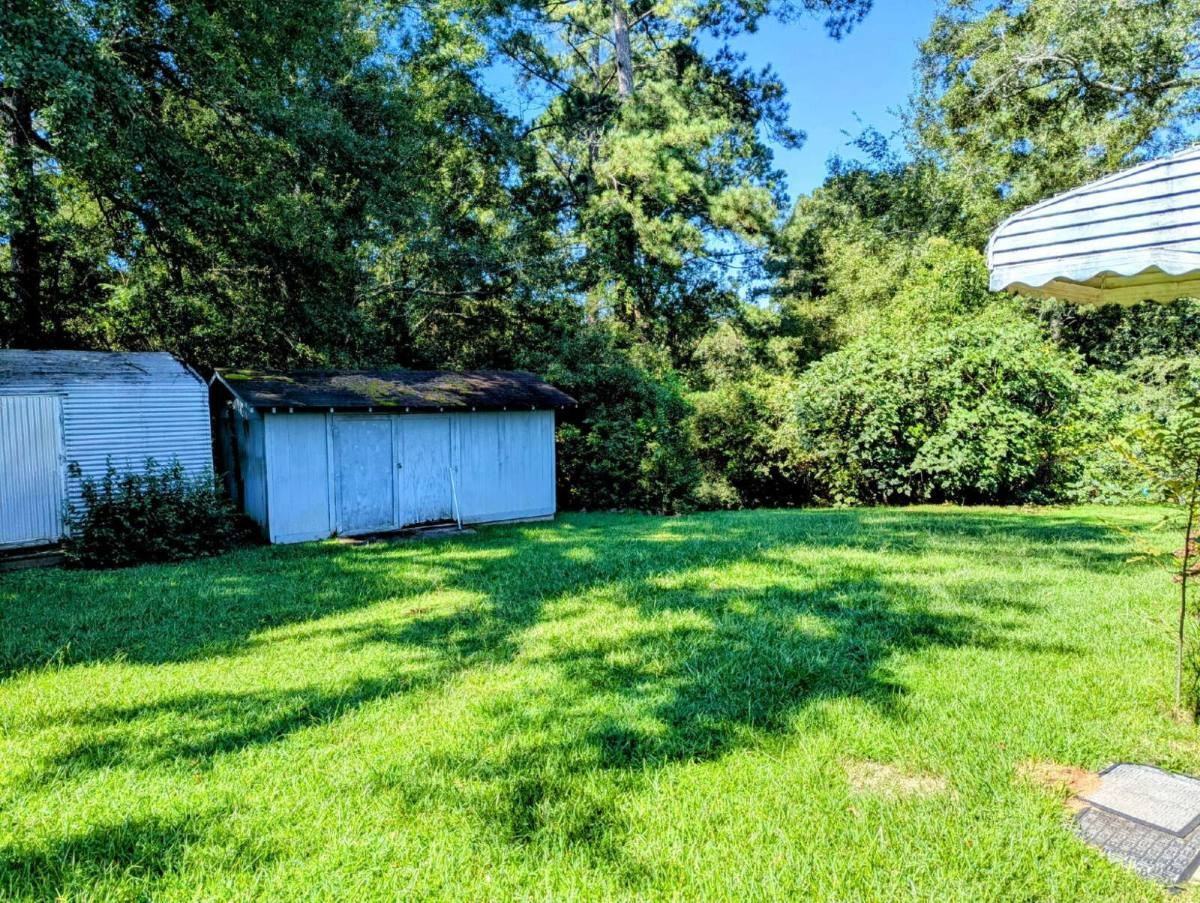 201 Magnolia Cir Se - Photo 4 of 10