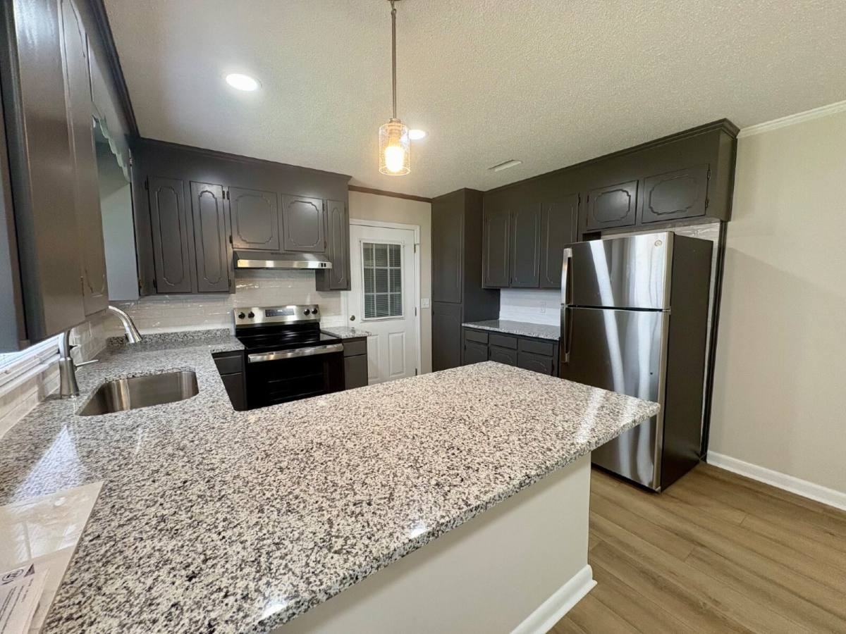 203 Coral Way - Photo 4 of 10