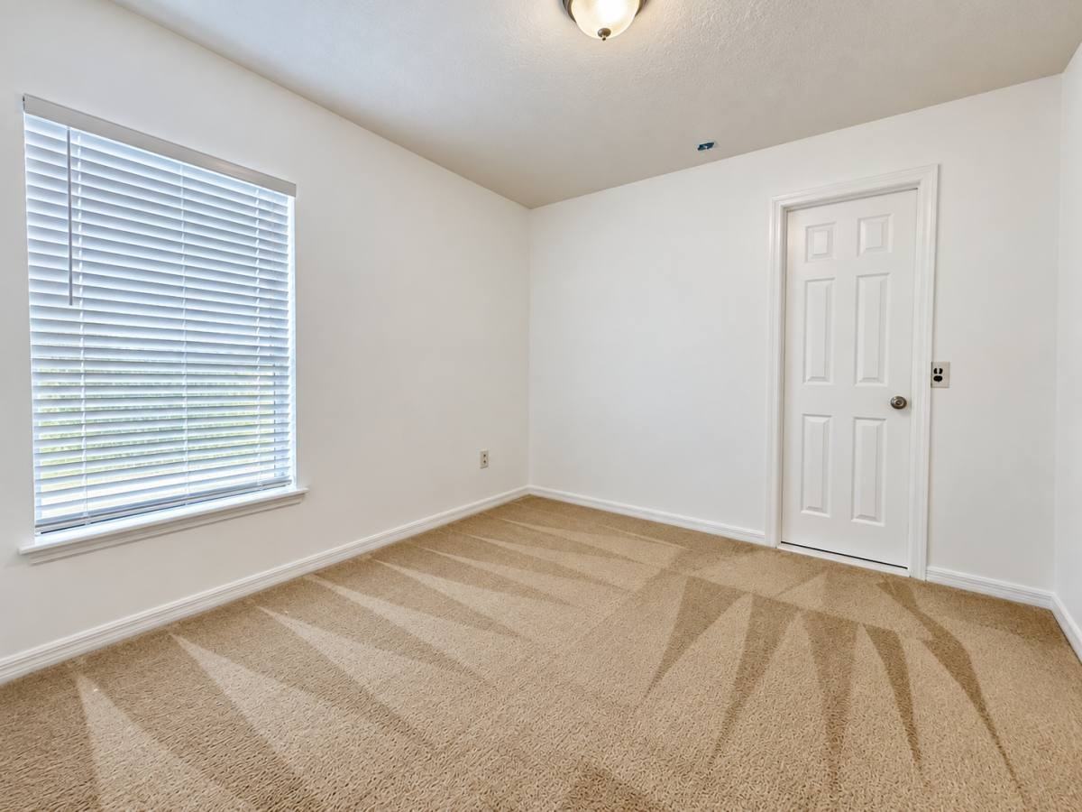 11102 Carrick Stone St - Photo 5 of 16