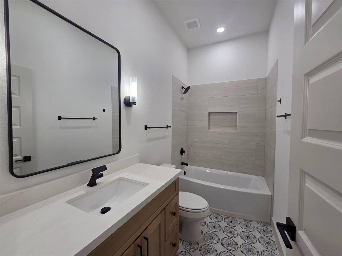 9821 Turnbow St #A - Photo 7 of 10