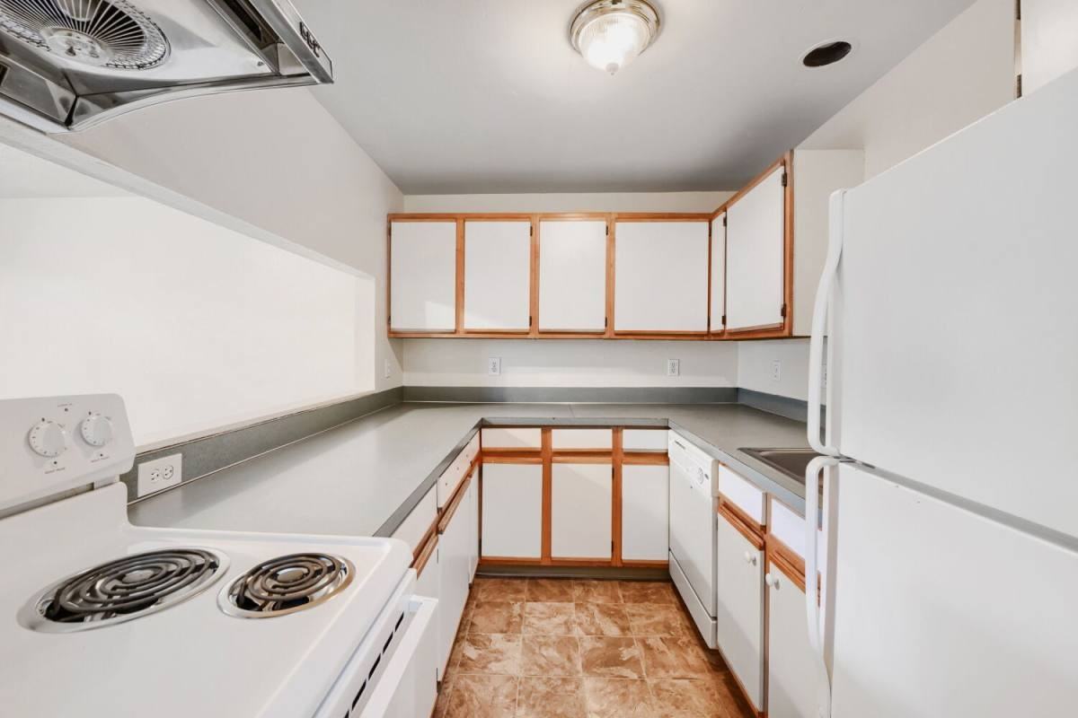 11055 Se Bush St #B - Photo 4 of 18