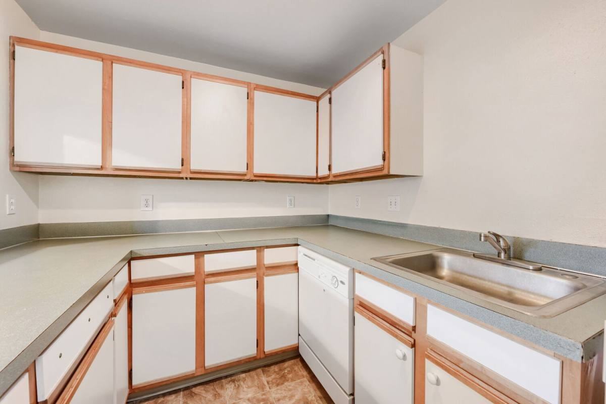 11055 Se Bush St #B - Photo 5 of 18