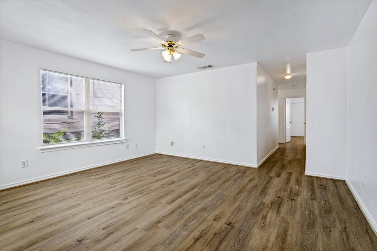 8114 Marydean Ave - Photo 3 of 12