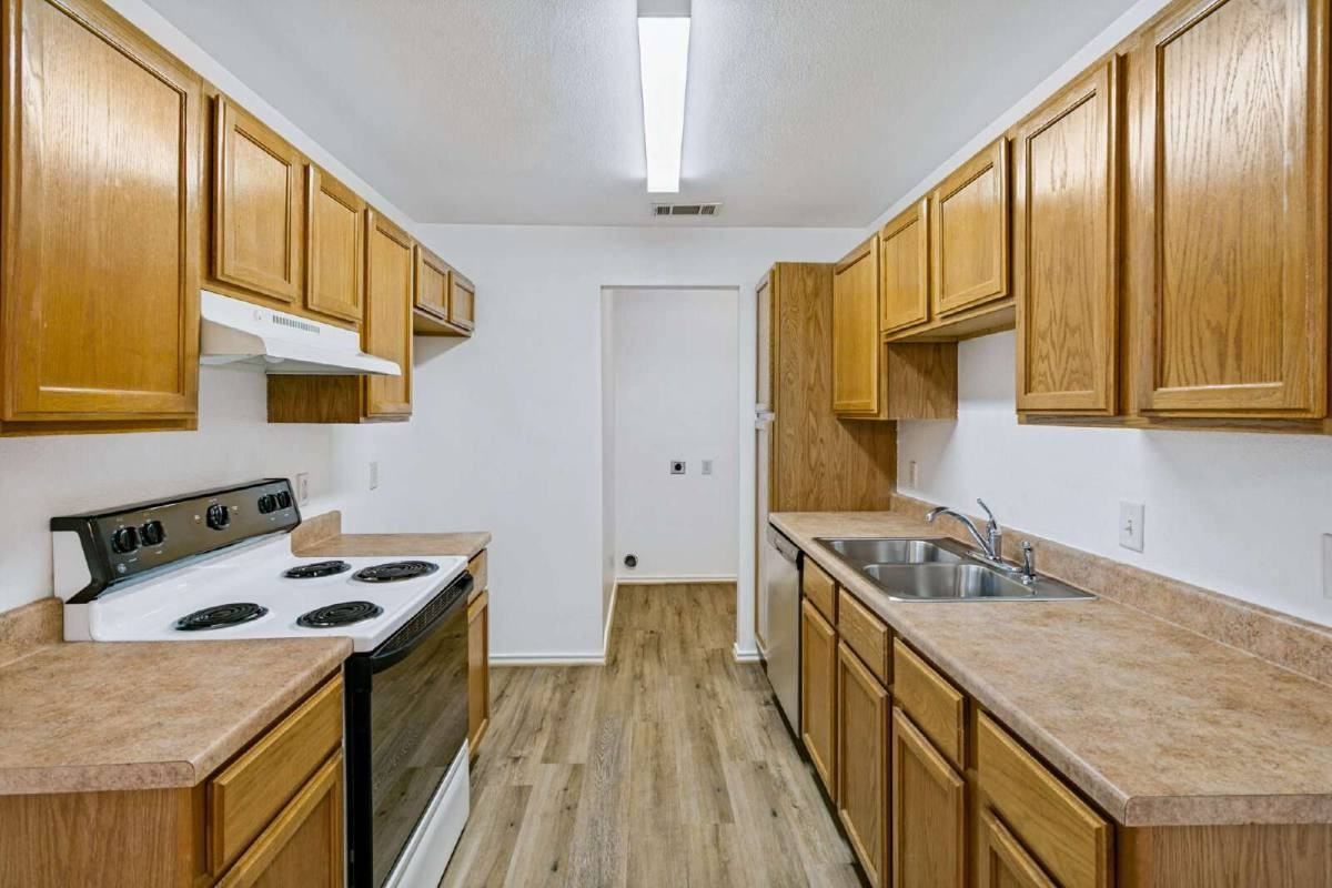 8114 Marydean Ave - Photo 6 of 12