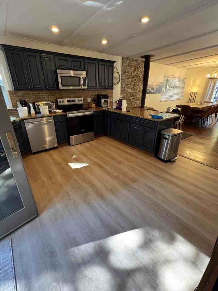 1512 Meadow Vale Dr - Photo 2 of 10