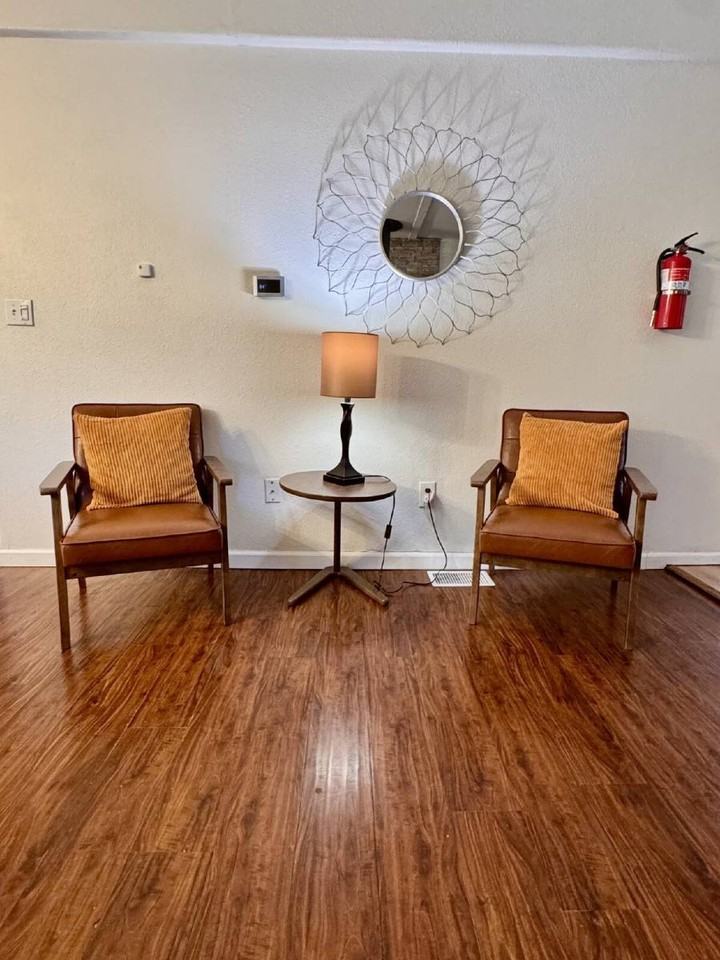 1512 Meadow Vale Dr - Photo 4 of 10