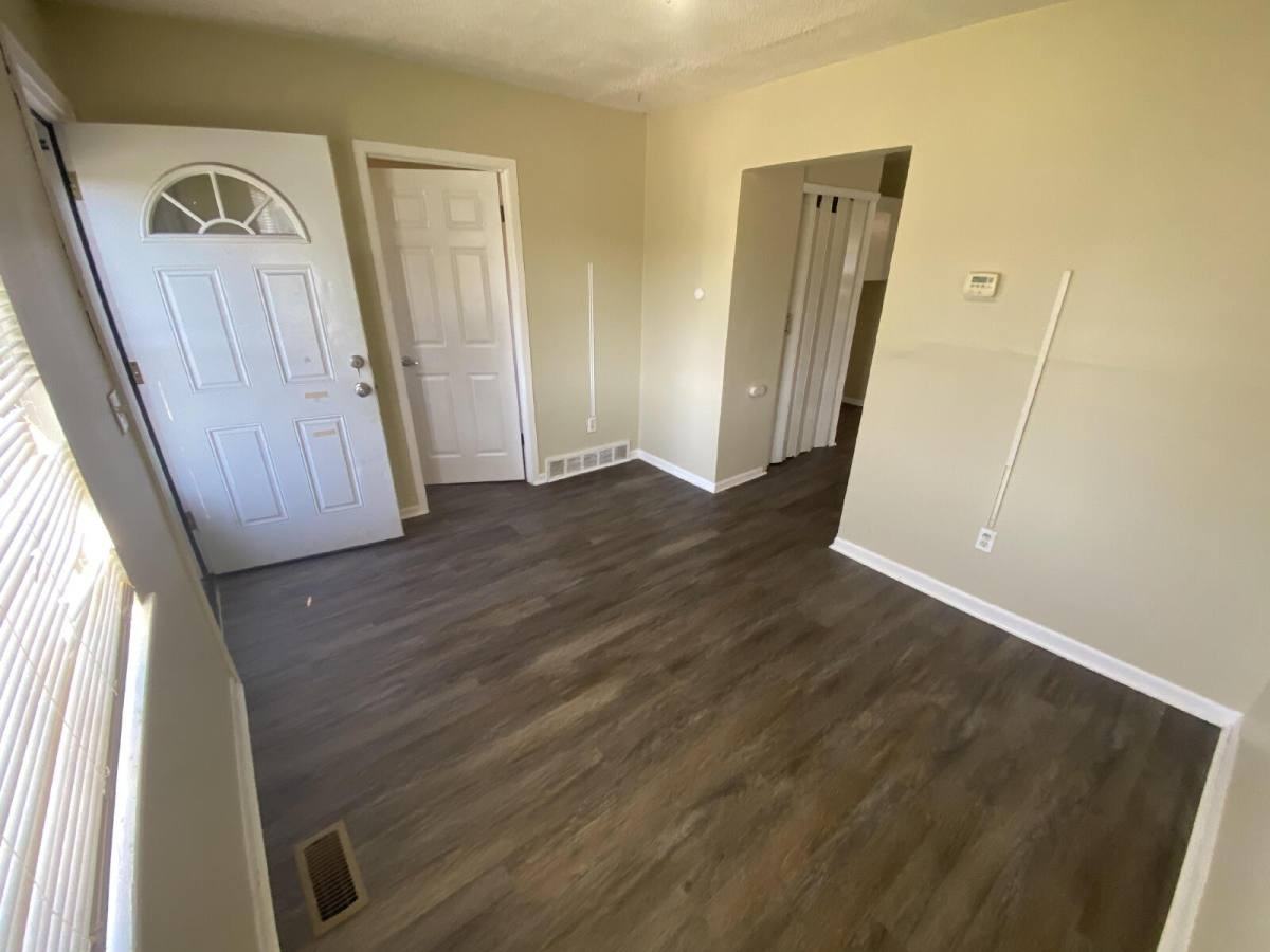 7067 Studebaker Ave - Photo 3 of 10