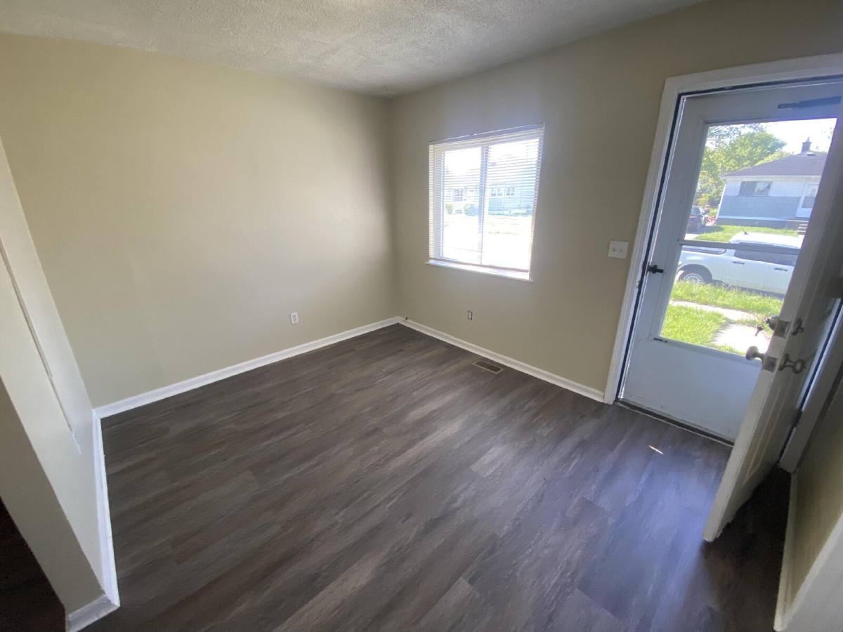 7067 Studebaker Ave - Photo 4 of 10
