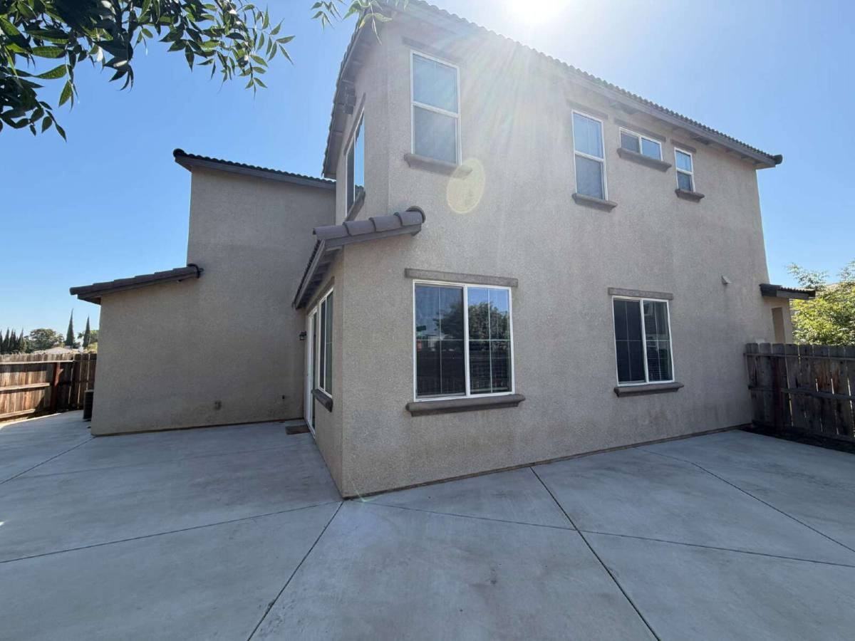 2996 Masterson Ln - Photo 4 of 10