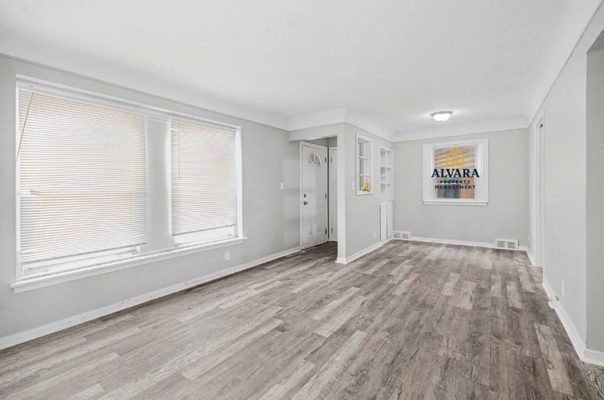17145 Evergreen Rd - Photo 3 of 10