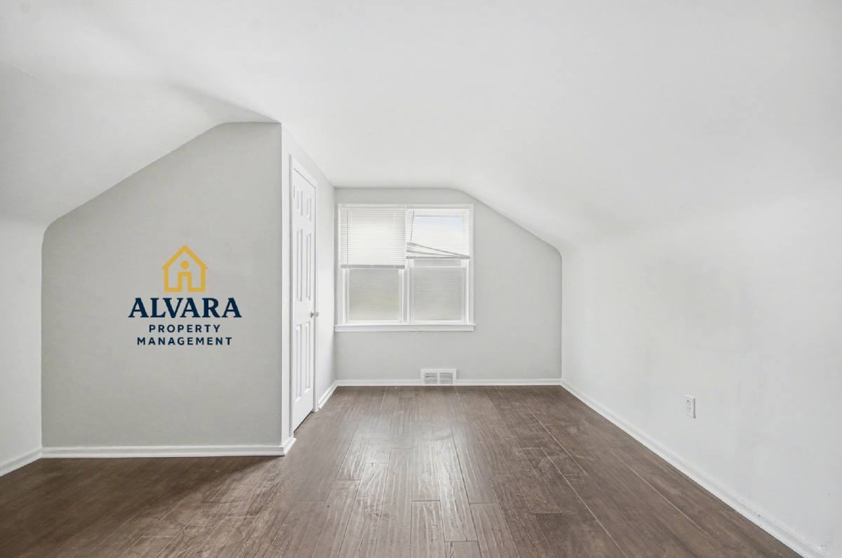17145 Evergreen Rd - Photo 7 of 10