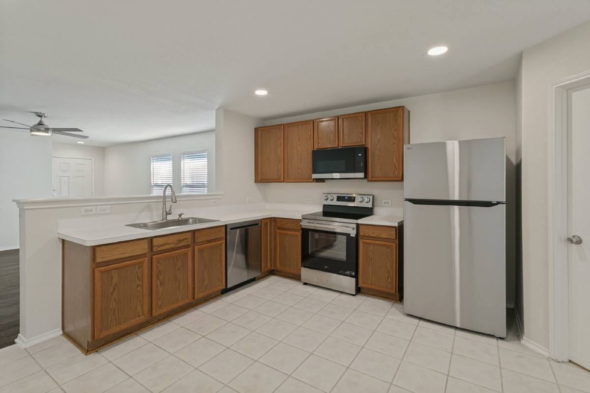 1125 Boxwood Dr - Photo 5 of 12