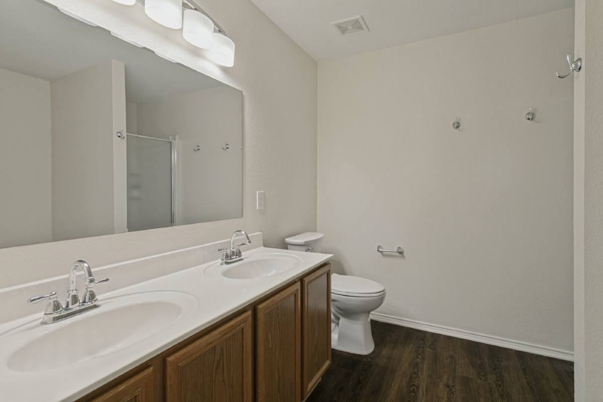 1125 Boxwood Dr - Photo 7 of 12