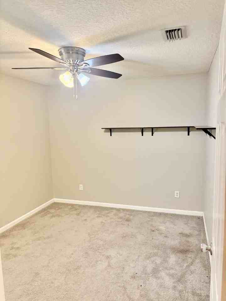 12141 Alexandra Dr - Photo 2 of 10
