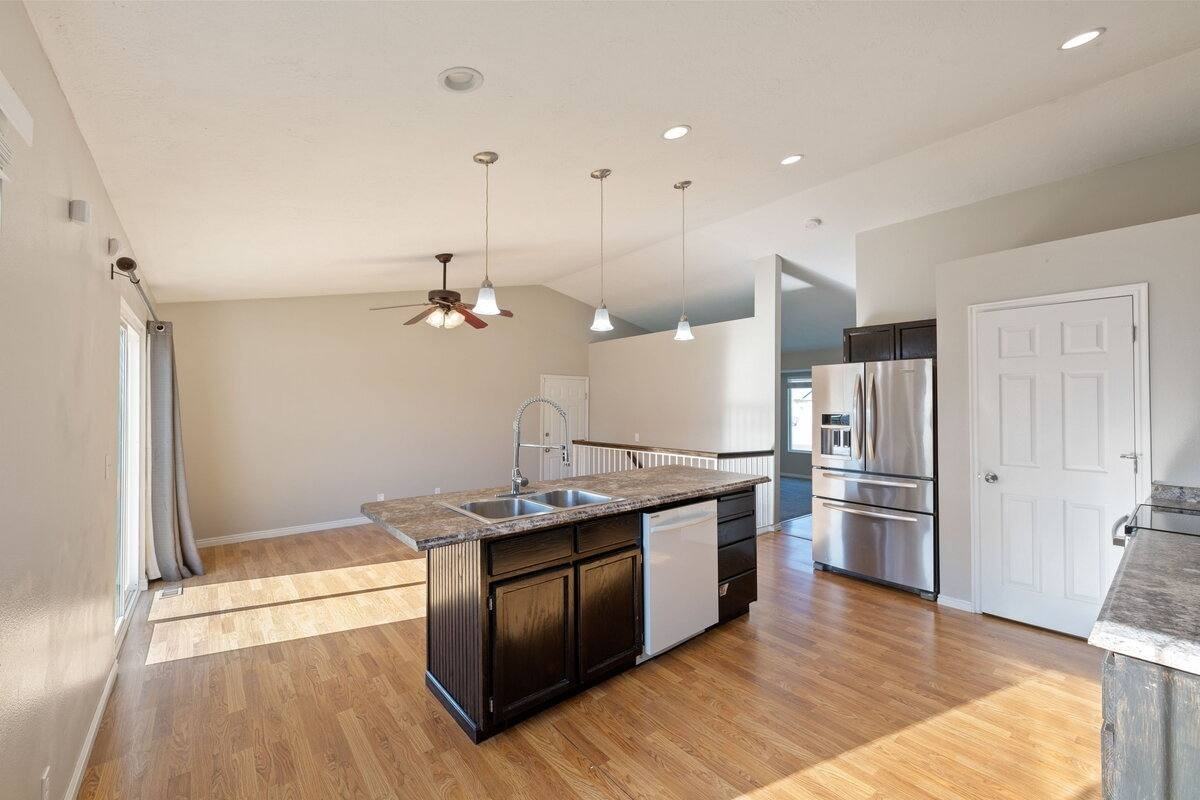 13755 S Homestead Ln - Photo 5 of 10