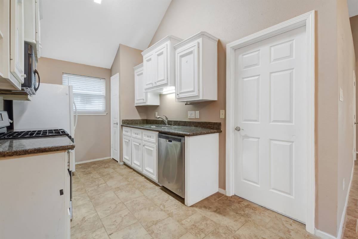 17018 Dusty Mill Dr W - Photo 5 of 13