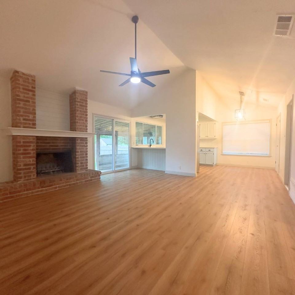 504 Splitrock - Photo 4 of 13